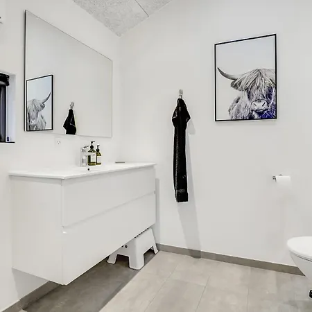 Semesterbostad 3 Bedroom Stunning In