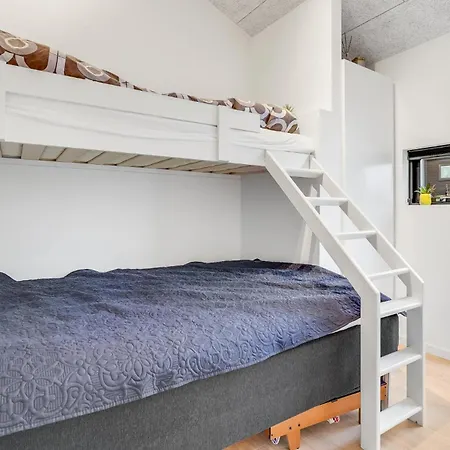 3 Bedroom Stunning In *