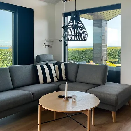 3 Bedroom Stunning In Semesterbostad *