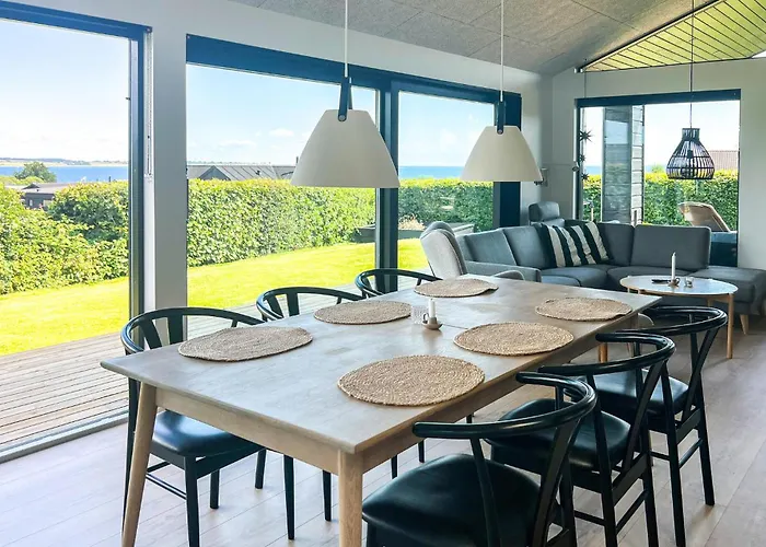 3 Bedroom Stunning In Casa de Férias Haderslev