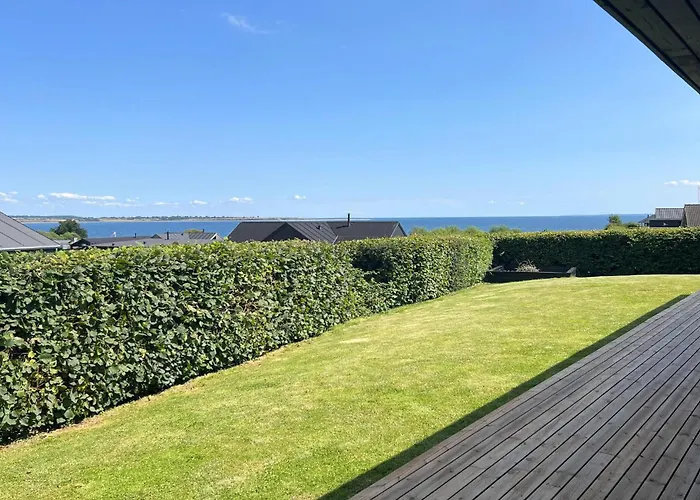 3 Bedroom Stunning In Casa de Férias Haderslev